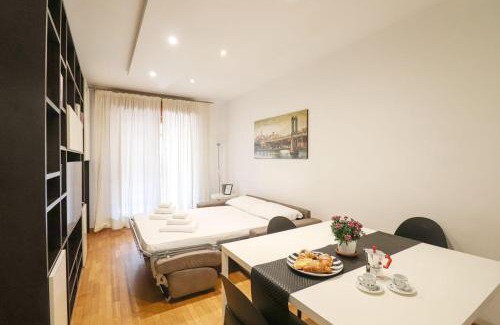 Tor di Quinto Apartamento | Olimpico Chic Home - Free Parking, Balcony, AC, Wi-Fi