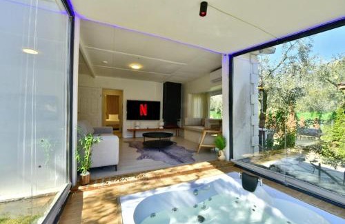 Iznik Casa | Olive & Lake Villa- Heated pool