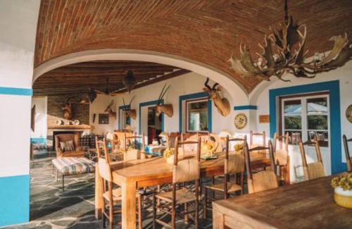 Moura Casa | Olive Room