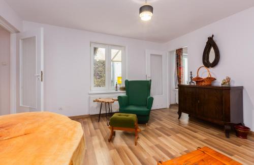 Oliwa Apartamento | Oliwa Bohemian Apartment by BookingHost