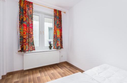 Oliwa Apartamento | Oliwa Bohemian Apartment by BookingHost