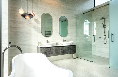 Waiheke Island Villa | Omana Luxury Villa on Waiheke Island Four intimate villas with private beach