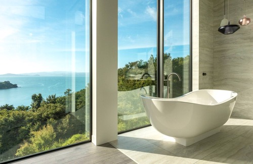 Waiheke Island Villa | Omana Luxury Villa on Waiheke Island Four intimate villas with private beach