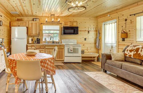 Zanesville Casa | On 40 Acres Charming Cabin in Zanesville!