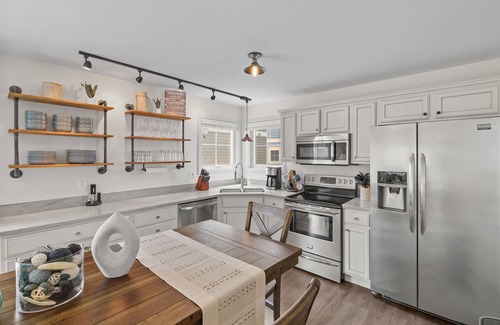 Ottawa Casa | On Cloud Wine | 3 Bed, 2.5 Bath
