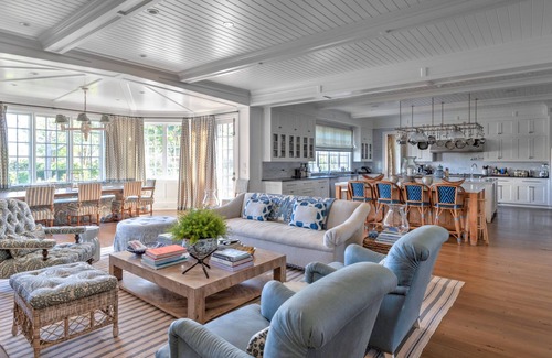 Sagaponack Casa | Nuevo listado: en Four Acres, en el corazón de Sagaponack, cocina gourmet para comer, cancha de tenis, huerto, cerca de la playa principal de Sagg