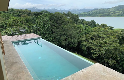 Arenal Casa | En el lago Arenal - Cerca de La Fortuna y el Volcán Arenal - Wifi gratuito