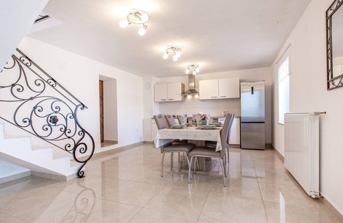 Koper Casa | Alojamiento de 2 habitaciones en SL-6000 Koper