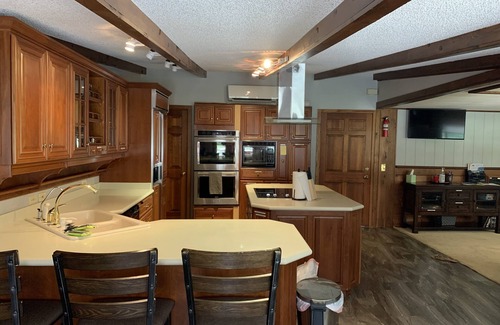 Waupaca Casa | Capacidad para 18 personas más, cadena de lagos, enorme casa de 4/6 habitaciones