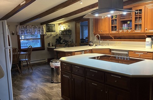 Waupaca Casa | Capacidad para 18 personas más, cadena de lagos, enorme casa de 4/6 habitaciones