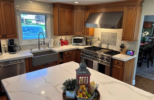 Dublin Casa | On the course! Rental for The Memorial Tournament. 7,000 sq ft. Bar!