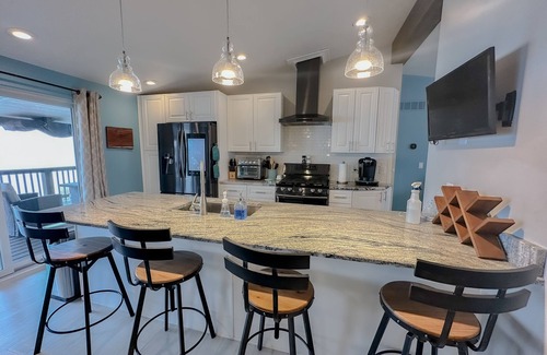 Vermilion Casa | On The Lake! 5 Bedroom Lakefront Home