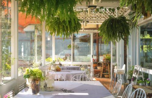 Ren'ai Casa | Oncoming Luck Villa