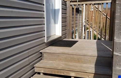 Moncton Apartamento | One bed apt w/ private bathroom (1) free charge (1) car parking.