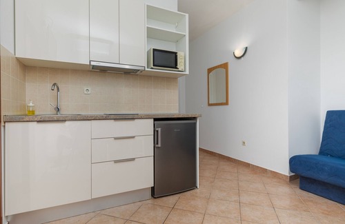 Ruskamen Apartamento | Apartamento de una habitación con balcón y vista al mar Lokva Rogoznica, Omis (A-23105-b)