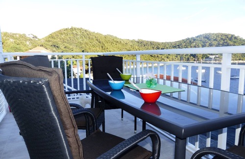 Saplunara Apartamento | Apartamento de una habitación con balcón y vista al mar Bahía Saplunara, Mljet (A-12849-a)