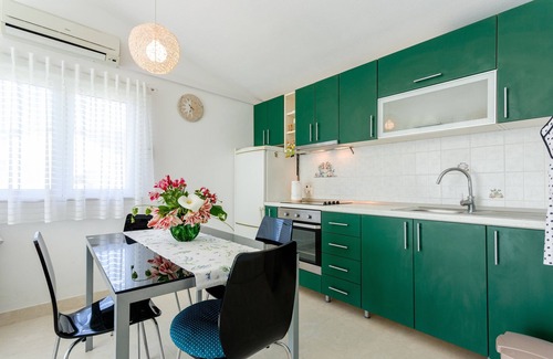 Stomorska Apartamento | Apartamento de una habitación con balcón y vista al mar Bahía Gornja Krusica, Solta (A-20021-a)