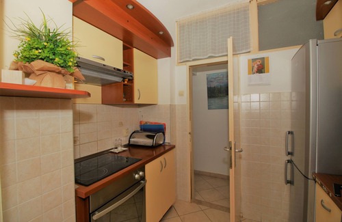 Postira Apartamento | Apartamento de una habitación con balcón y vista al mar Postira, Brac (A-18971-a)