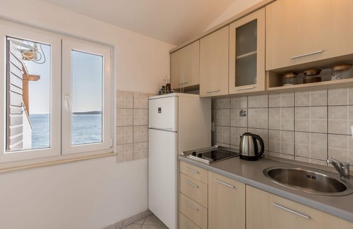 Milna Apartamento | One bedroom apartment en la playa Milna, Vis (A-8946-b)
