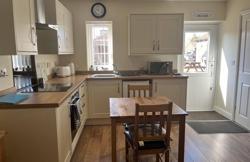 Barmston Cabaña | One Bedroom Barn With Free Parking