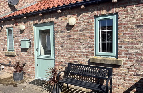 Barmston Cabaña | One Bedroom Barn With Free Parking