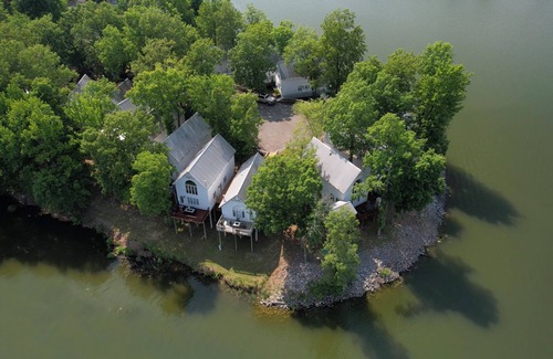 Grand Rivers Condominio | One Bedroom Bayside Condo