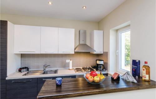 Gruda Casa | One-Bedroom Holiday Home In Gruda