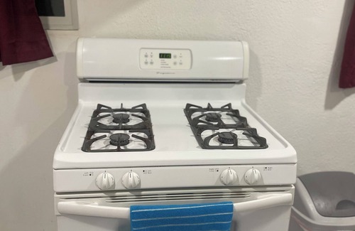 Florence-Graham Casa | One bedroom-house in south LosAngeles Near So-Fi Stadium &105 fwy