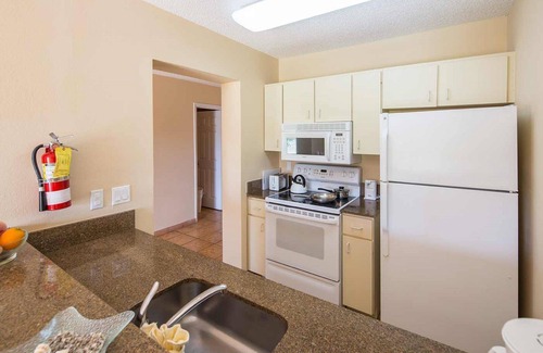 Williams Town Condominio | One Bedroom Luxury Condo, Bahamas (1903637)