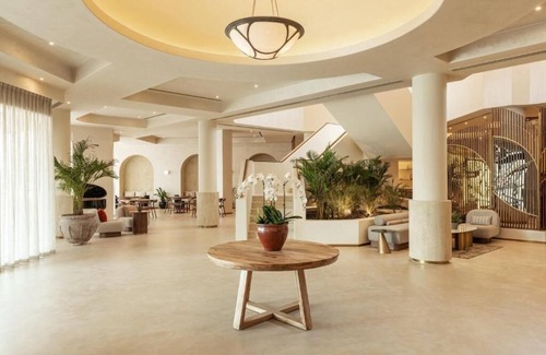Garhoud Casa | One Bedroom Near Gigico Metro station By Luxury Bookings