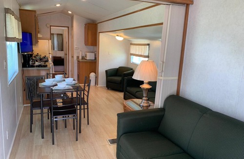 North Fort Myers Cabaña | One Bedroom/One Bathroom Cozy Cottage