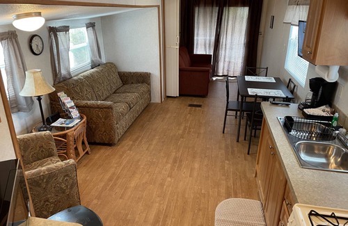 North Fort Myers Cabaña | One Bedroom/One Bathroom Le Petit Chalet