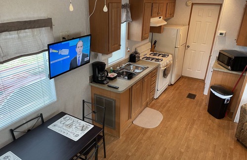 North Fort Myers Cabaña | One Bedroom/One Bathroom Le Petit Chalet