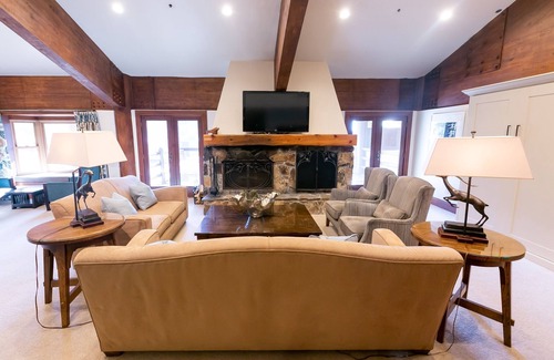 Deer Valley Casa | One Bedroom Townhouse with Hot Tub 1 Apartment Hotel by RedAwning