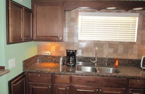 Desert Hot Springs Casa | One bedroom house quiet and comfy with accommodations for up to four people