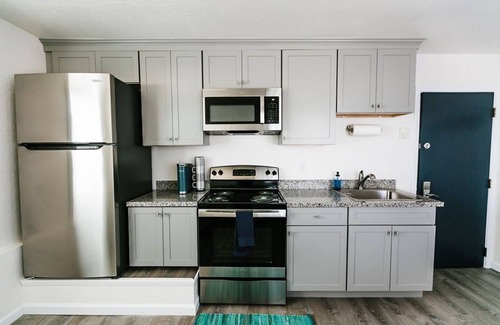 Crescent City Condominio | One Block from Ocean CLOSE to everything! Modern and Clean!!