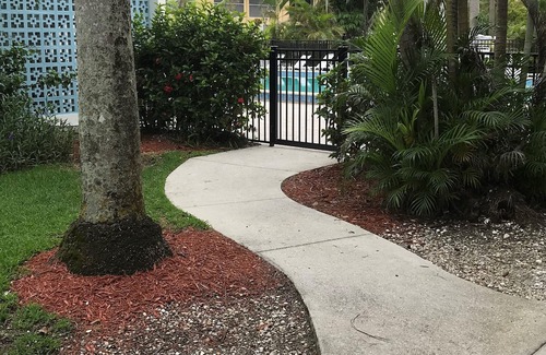 Old Naples Condominio | A una cuadra de la playa, a una cuadra de la cena. La mejor ubicación en Nápoles
