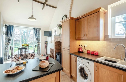 Wainfleet All Saints Cabaña | One Chainbridge Barns