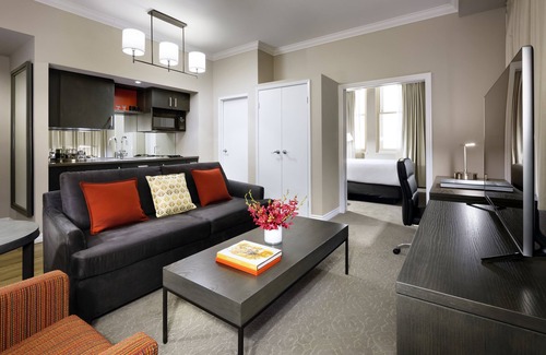 Financial District Apartamento | One King West Hotel & Residence