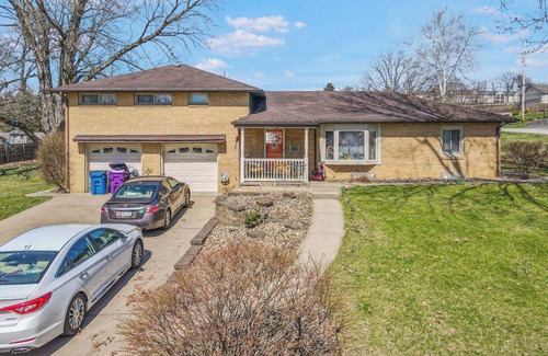 Plum Casa | One mile from the US Open with 3 en suites!