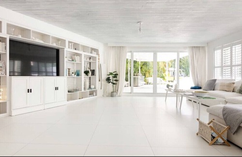 Biscayne Park Villa | One of a kind 5 palms waterfront villa sleeps 14