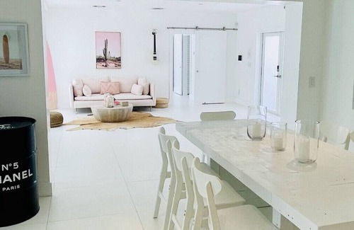 Biscayne Park Villa | One of a kind 5 palms waterfront villa sleeps 14
