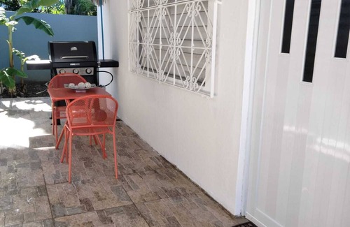 Levittown Apartamento | ¡Único en su clase! Apartamento con todo.
