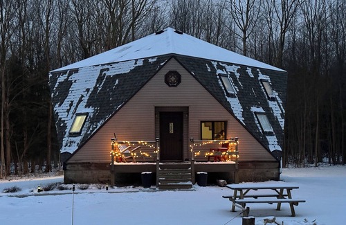Girard Casa | One of a kind Dome in Steel Head Alley Girard PA