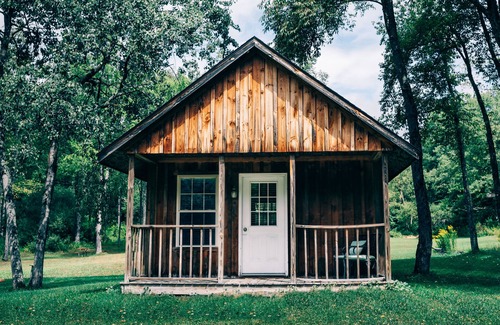 Blodgett Mills Cabina | One room cabin with bathroom