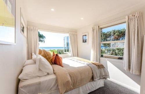 Onetangi Casa | Onetangi Beachfront Escape - Coast & Country