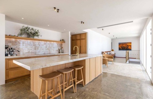 Onetangi Complejo | Onetangi Estate including guest cottage