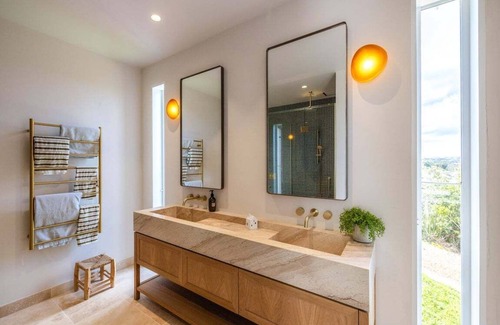 Onetangi Complejo | Onetangi Estate including guest cottage