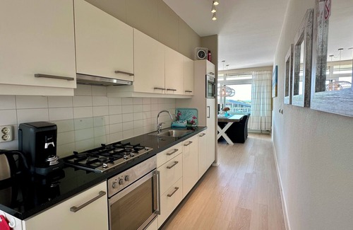Bergen aan Zee Condominio | Only 50 m from the beach! Wonderful and comfortably furnished vacation apartment