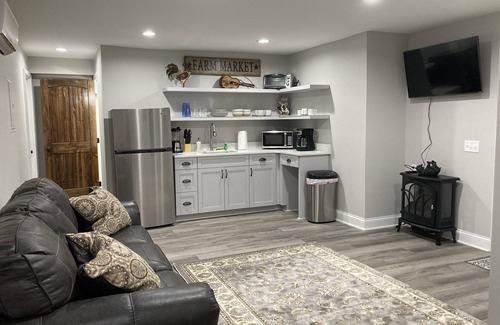 Lenoir Cabaña | Only 8 min from ❤️ of Blowing Rock! Private Hot Tub!